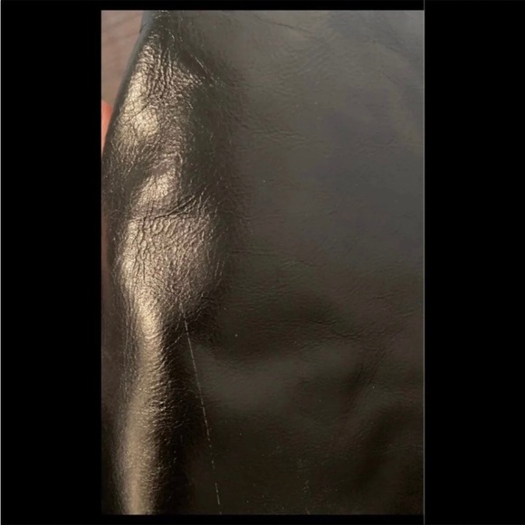 Michael Kors Bucket Bag Gold Chained “Devon” - Picture 15 of 16